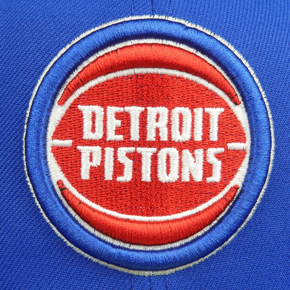 New Era Detroit Pistons Blue Back Half 59FIFTY Fitted Cap Hat Size 7 7/8 - Picture 7 of 16